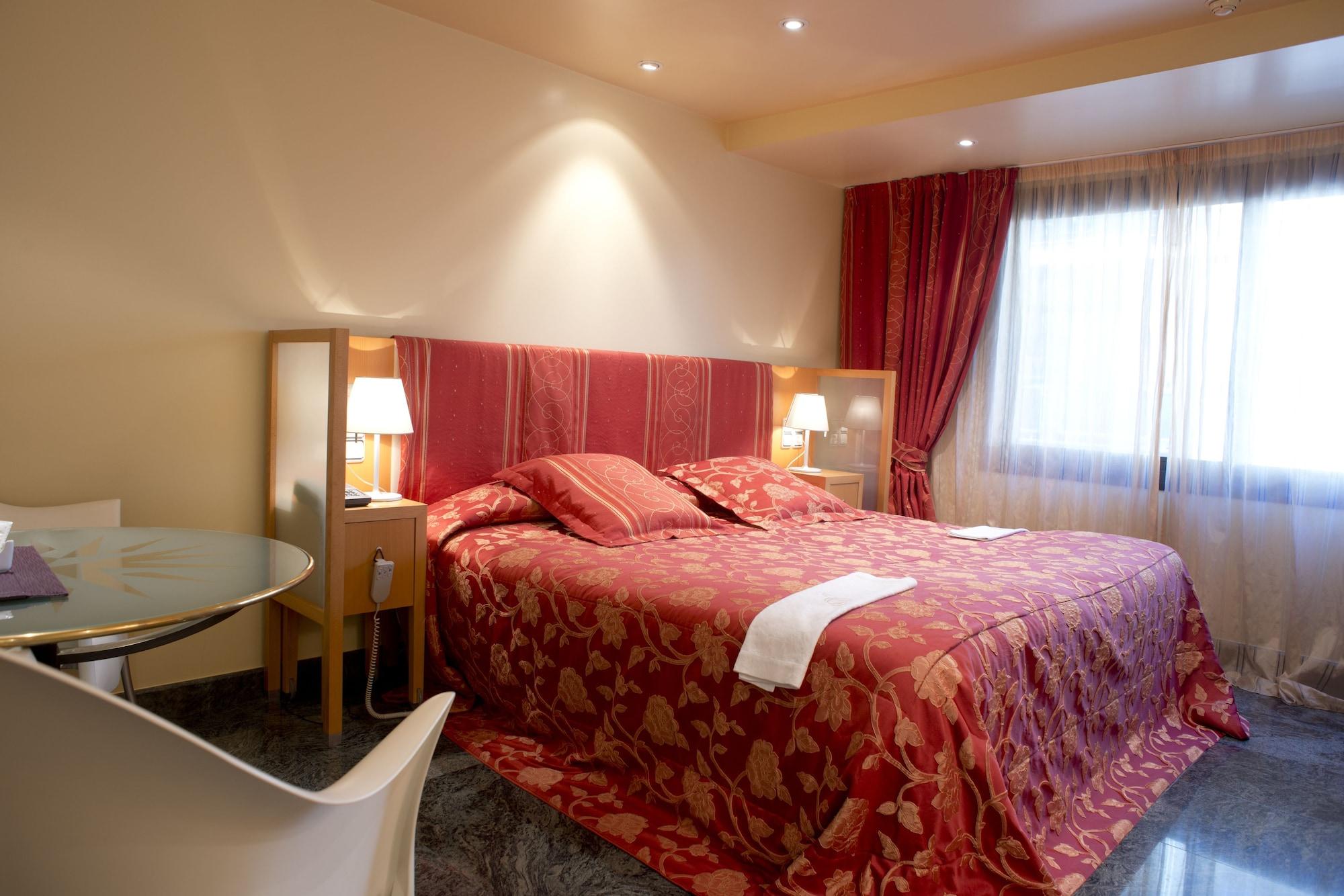 A Casa Canut Hotel Gastronomic Les Escaldes Exterior foto A bedroom at the hotel