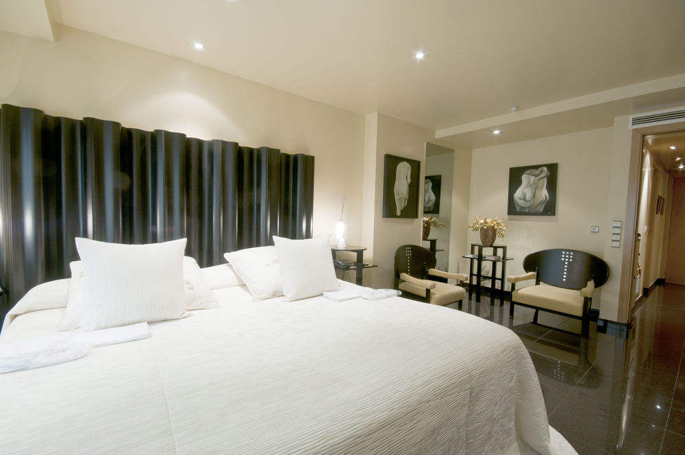 A Casa Canut Hotel Gastronomic Les Escaldes Exterior foto A room at the hotel